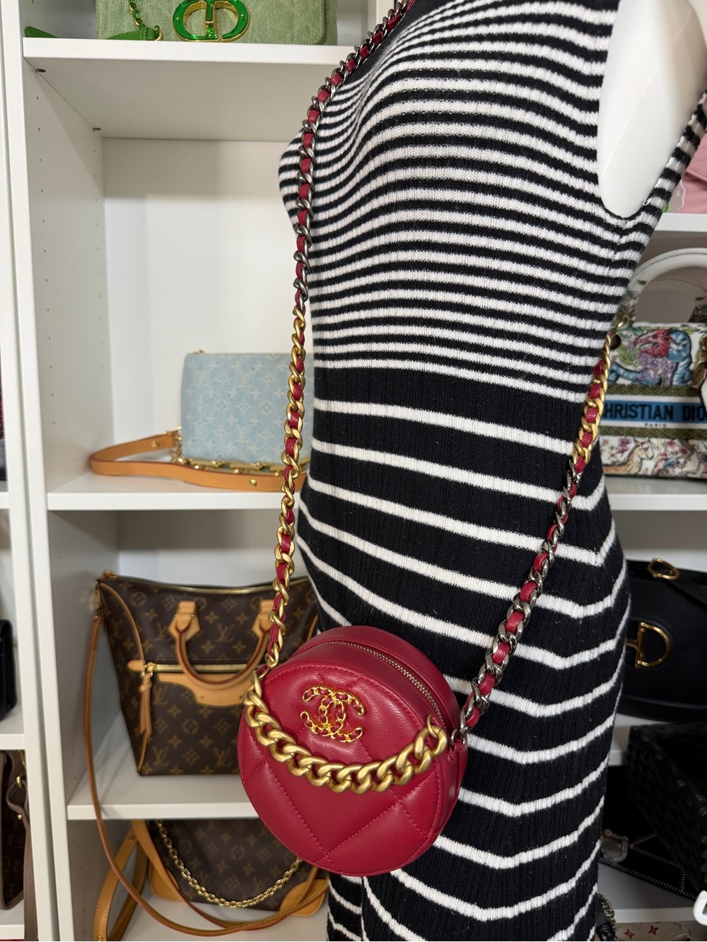 CHANEL 19 Red Quilted Round Mini Crossbody Mixed Metal Chain - Picture 15 of 15